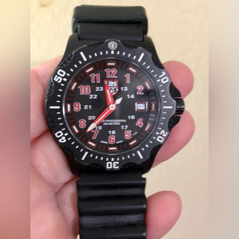 LUMINOX BLACK OPS Series 8400 Professional Diver Watch. Vintage & hard to find!